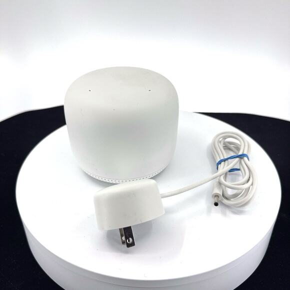 Google Nest WiFi Point - Excellent Condition - Picture 9 of 16